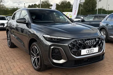  Audi Q5 2.0 TDI S line S Tronic quattro Euro 6 (s/s) 5dr Thumbnail #60