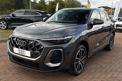  Audi Q5 2.0 TDI S line S Tronic quattro Euro 6 (s/s) 5dr Thumbnail #61