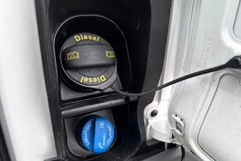 DE75OUB Volkswagen Crafter CR35 Panel van Commerce Plus LWB 140 PS 2.0 TDI 8sp Auto - Delivery Mileage Thumbnail #27