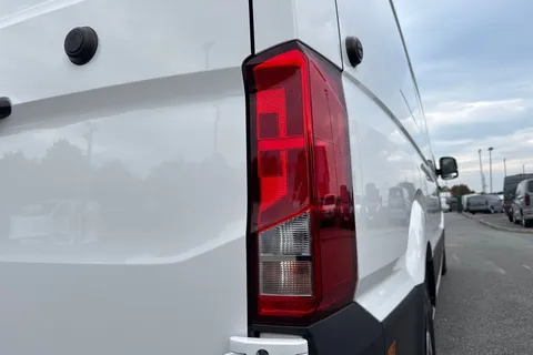 DE75OUB Volkswagen Crafter CR35 Panel van Commerce Plus LWB 140 PS 2.0 TDI 8sp Auto - Delivery Mileage Thumbnail #30