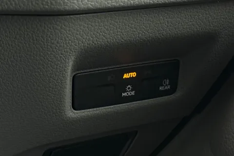 DE75OUB Volkswagen Crafter CR35 Panel van Commerce Plus LWB 140 PS 2.0 TDI 8sp Auto - Delivery Mileage Thumbnail #40