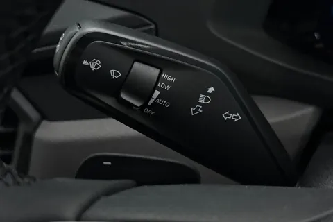 DE75OUB Volkswagen Crafter CR35 Panel van Commerce Plus LWB 140 PS 2.0 TDI 8sp Auto - Delivery Mileage Thumbnail #43