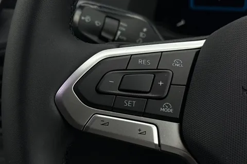 DE75OUB Volkswagen Crafter CR35 Panel van Commerce Plus LWB 140 PS 2.0 TDI 8sp Auto - Delivery Mileage Thumbnail #44