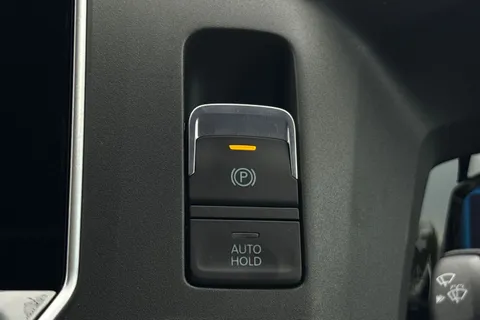 DE75OUB Volkswagen Crafter CR35 Panel van Commerce Plus LWB 140 PS 2.0 TDI 8sp Auto - Delivery Mileage Thumbnail #47