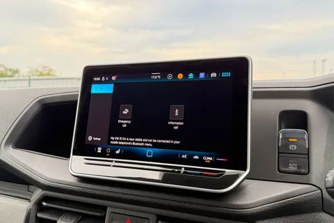 DE75OUB Volkswagen Crafter CR35 Panel van Commerce Plus LWB 140 PS 2.0 TDI 8sp Auto - Delivery Mileage Thumbnail #53