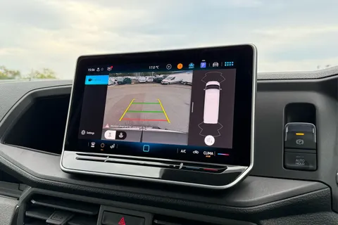 DE75OUB Volkswagen Crafter CR35 Panel van Commerce Plus LWB 140 PS 2.0 TDI 8sp Auto - Delivery Mileage Thumbnail #57