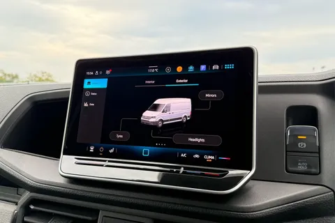 DE75OUB Volkswagen Crafter CR35 Panel van Commerce Plus LWB 140 PS 2.0 TDI 8sp Auto - Delivery Mileage Thumbnail #58