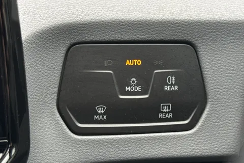 YD71MWF Volkswagen ID.3 Pure Performance 45kWh Life Auto 5dr Thumbnail #34