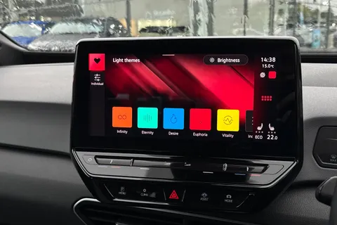 YD71MWF Volkswagen ID.3 Pure Performance 45kWh Life Auto 5dr Thumbnail #43