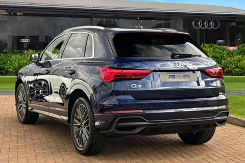 Audi Q3 1.5 TFSI CoD 35 S line S Tronic Euro 6 (s/s) 5dr Thumbnail #3