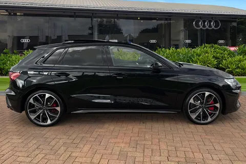  Audi S3 2.0 TFSI Black Edition Sportback S Tronic quattro Euro 6 (s/s) 5dr Thumbnail #4