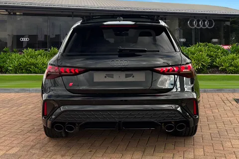  Audi S3 2.0 TFSI Black Edition Sportback S Tronic quattro Euro 6 (s/s) 5dr Thumbnail #5