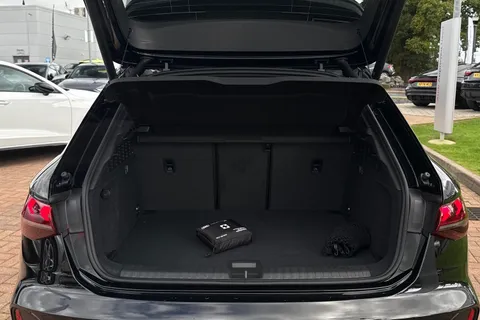  Audi S3 2.0 TFSI Black Edition Sportback S Tronic quattro Euro 6 (s/s) 5dr Thumbnail #7