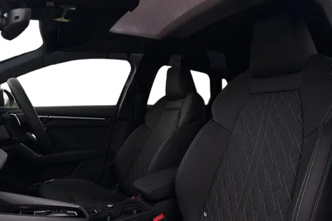  Audi S3 2.0 TFSI Black Edition Sportback S Tronic quattro Euro 6 (s/s) 5dr Thumbnail #16