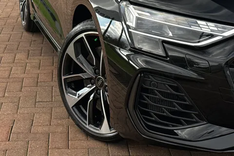  Audi S3 2.0 TFSI Black Edition Sportback S Tronic quattro Euro 6 (s/s) 5dr Thumbnail #26
