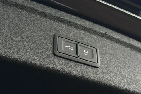  Audi S3 2.0 TFSI Black Edition Sportback S Tronic quattro Euro 6 (s/s) 5dr Thumbnail #27