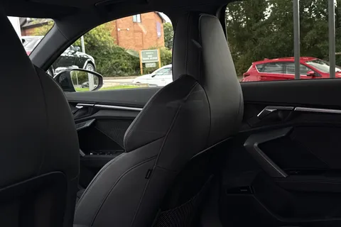  Audi S3 2.0 TFSI Black Edition Sportback S Tronic quattro Euro 6 (s/s) 5dr Thumbnail #30