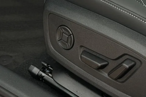  Audi S3 2.0 TFSI Black Edition Sportback S Tronic quattro Euro 6 (s/s) 5dr Thumbnail #32