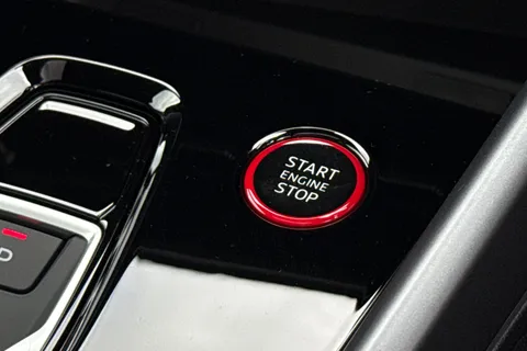  Audi S3 2.0 TFSI Black Edition Sportback S Tronic quattro Euro 6 (s/s) 5dr Thumbnail #44