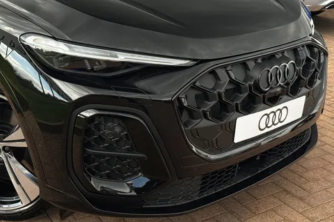  Audi Q5 2.0 TDI Edition 1 Sportback S Tronic quattro Euro 6 (s/s) 5dr Thumbnail #9