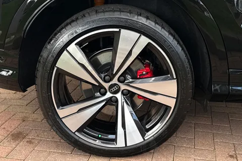  Audi Q5 2.0 TDI Edition 1 Sportback S Tronic quattro Euro 6 (s/s) 5dr Thumbnail #10