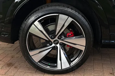  Audi Q5 2.0 TDI Edition 1 Sportback S Tronic quattro Euro 6 (s/s) 5dr Thumbnail #12