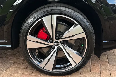  Audi Q5 2.0 TDI Edition 1 Sportback S Tronic quattro Euro 6 (s/s) 5dr Thumbnail #13