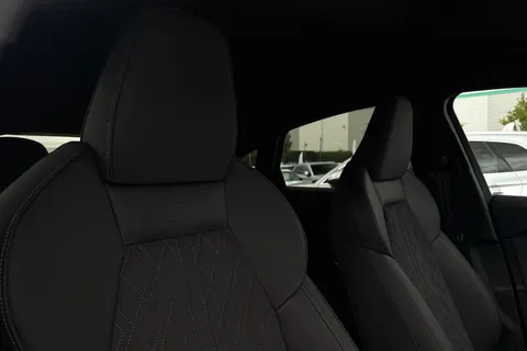  Audi Q5 2.0 TDI Edition 1 Sportback S Tronic quattro Euro 6 (s/s) 5dr Thumbnail #24