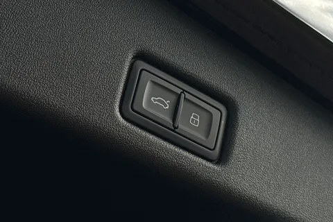  Audi Q5 2.0 TDI Edition 1 Sportback S Tronic quattro Euro 6 (s/s) 5dr Thumbnail #27