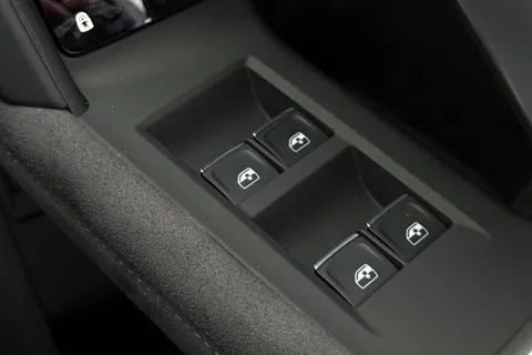  Audi Q5 2.0 TDI Edition 1 Sportback S Tronic quattro Euro 6 (s/s) 5dr Thumbnail #40