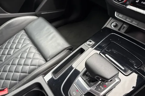 DG73BXJ Audi Q5 Edition 1 40 TDI quattro 204 PS S tronic Thumbnail #21