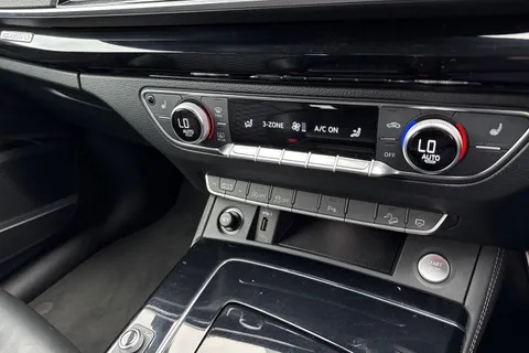 DG73BXJ Audi Q5 Edition 1 40 TDI quattro 204 PS S tronic Thumbnail #23