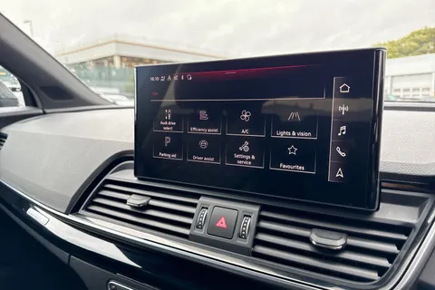 DG73BXJ Audi Q5 Edition 1 40 TDI quattro 204 PS S tronic Thumbnail #45