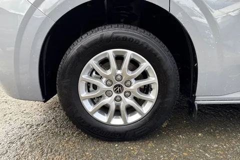 PT75JJJ Volkswagen Transporter T32 Panel Van Commerce Pro SWB 136 PS 65 kWh Electric 1sp Automatic Thumbnail #13