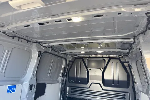 PT75JJJ Volkswagen Transporter T32 Panel Van Commerce Pro SWB 136 PS 65 kWh Electric 1sp Automatic Thumbnail #31