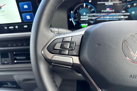 PT75JJJ Volkswagen Transporter T32 Panel Van Commerce Pro SWB 136 PS 65 kWh Electric 1sp Automatic Thumbnail #32