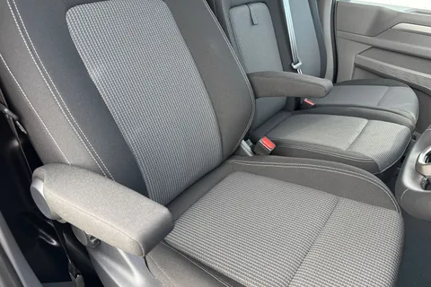 PT75JJJ Volkswagen Transporter T32 Panel Van Commerce Pro SWB 136 PS 65 kWh Electric 1sp Automatic Thumbnail #44