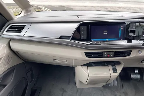 14 of 57 for VOLKSWAGEN CALIFORNIA 2.0 TDI Coast 5dr DSG