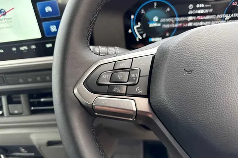 PN75MZG Volkswagen Transporter T28 Panel Van Commerce Pro SWB 150 PS 2.0 TDI 8sp Automatic Thumbnail #26