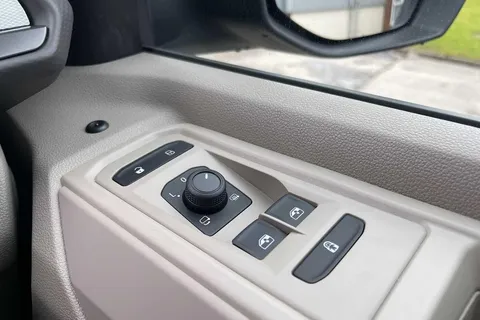 17 of 57 for VOLKSWAGEN CALIFORNIA 2.0 TDI Coast 5dr DSG