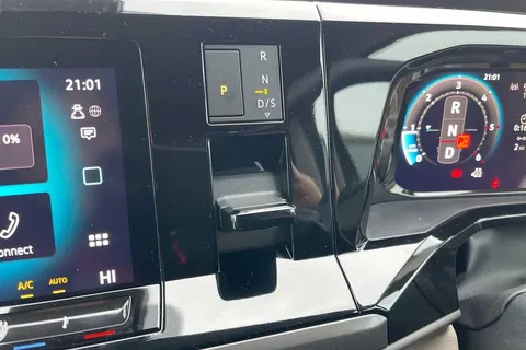 19 of 57 for VOLKSWAGEN CALIFORNIA 2.0 TDI Coast 5dr DSG