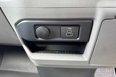 PN75MZG Volkswagen Transporter T28 Panel Van Commerce Pro SWB 150 PS 2.0 TDI 8sp Automatic Thumbnail #29