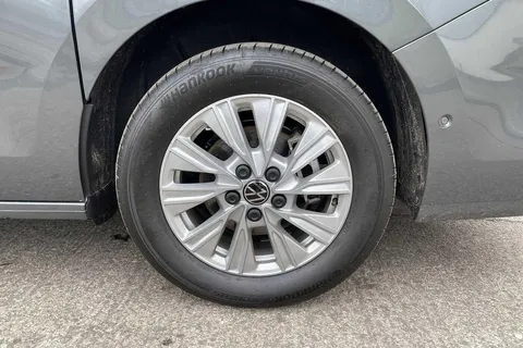 22 of 57 for VOLKSWAGEN CALIFORNIA 2.0 TDI Coast 5dr DSG