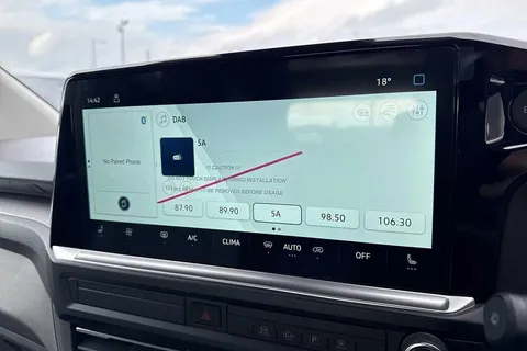 PN75MZG Volkswagen Transporter T28 Panel Van Commerce Pro SWB 150 PS 2.0 TDI 8sp Automatic Thumbnail #32