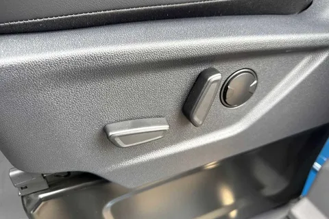 PN75MZG Volkswagen Transporter T28 Panel Van Commerce Pro SWB 150 PS 2.0 TDI 8sp Automatic Thumbnail #36