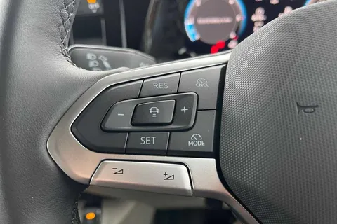 28 of 57 for VOLKSWAGEN CALIFORNIA 2.0 TDI Coast 5dr DSG