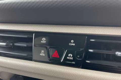 35 of 57 for VOLKSWAGEN CALIFORNIA 2.0 TDI Coast 5dr DSG