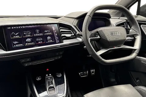 KN25LZT Audi Q4 e-tron Q4 Sportback Black Edition 45 e-tron  210,00 kW Thumbnail #2