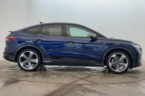 KN25LZT Audi Q4 e-tron Q4 Sportback Black Edition 45 e-tron  210,00 kW Thumbnail #4