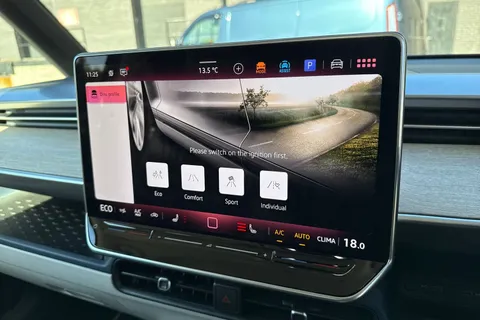 PK74WWC Volkswagen ID. Buzz Style 7-seat LWB 286 PS 86 kWh Pro Electric 1 Speed Automatic Thumbnail #44